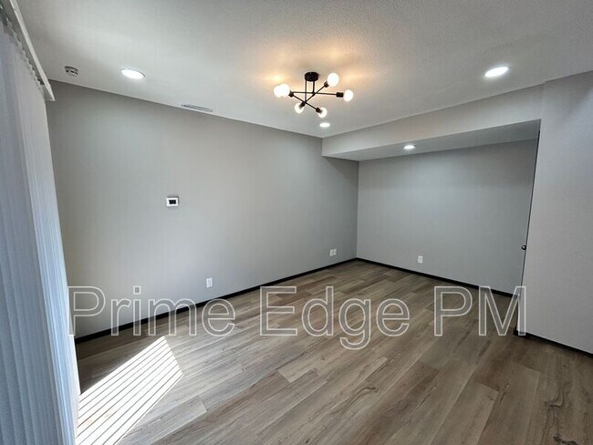 Building Photo - 1841 Ridgehaven Ct