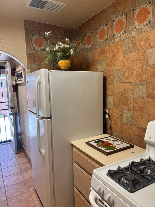 Foto del edificio - NEWLY REMODELED 1 BED 1 BATH