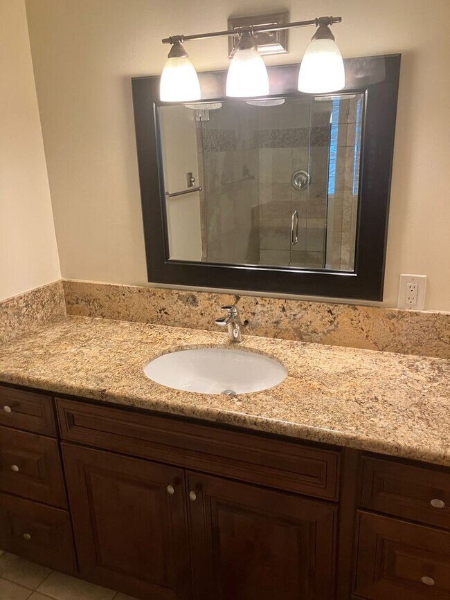 Building Photo - Sunset Cliffs Home Available Now