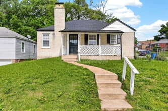 Building Photo - 222 Henquin Dr