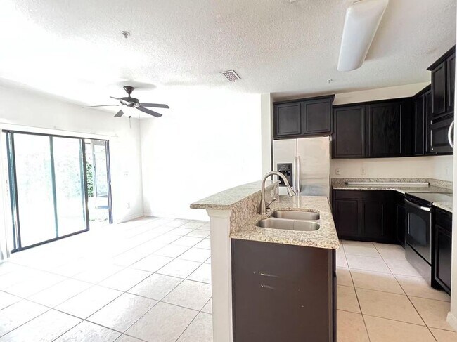 Foto del edificio - 1651 Smokey Oak Way