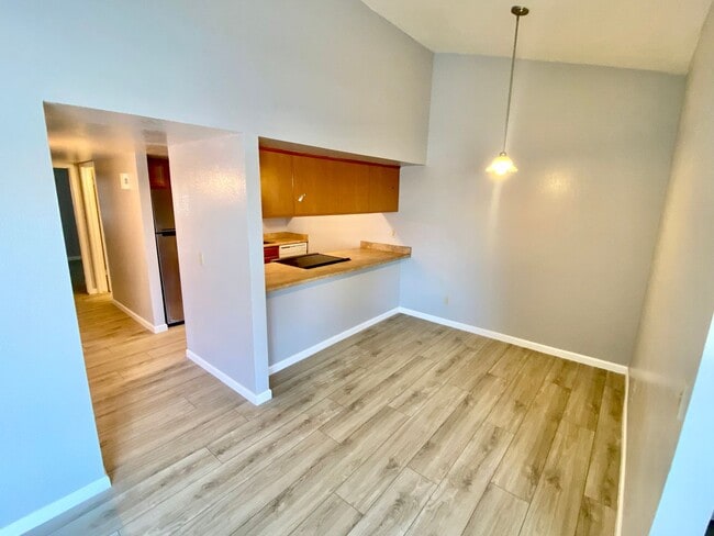 Building Photo - Spacious Two Bedroom Two Bath Condo in Tempe