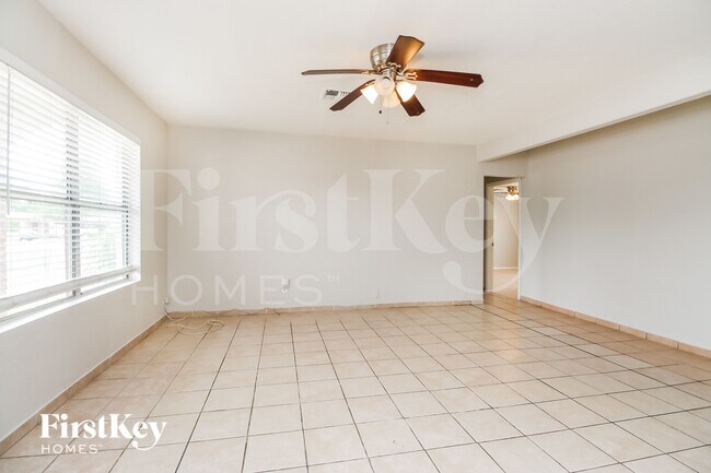 Foto del edificio - 3250 N 26th Pl