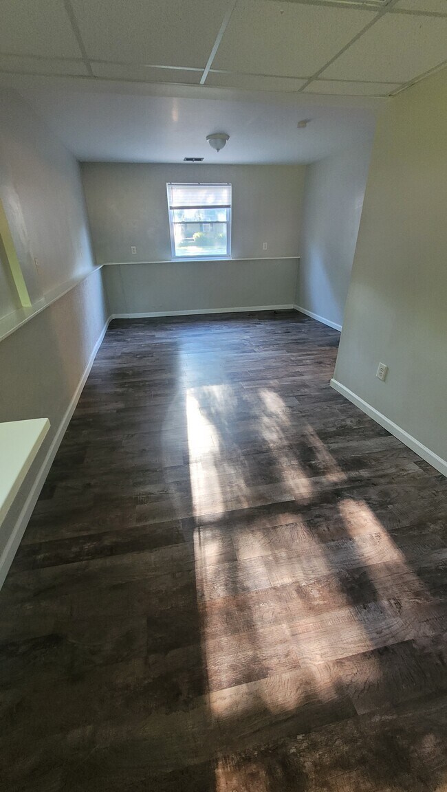 Foto del edificio - 2184 Hemlock Dr