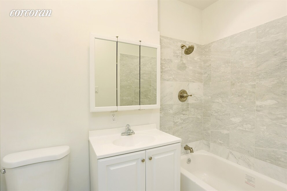 Foto del edificio - 371 W 46th St