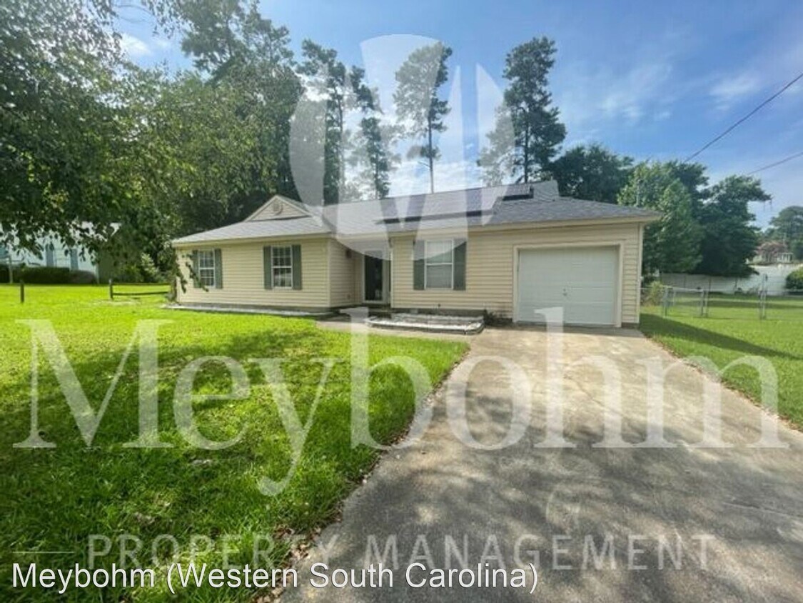 Primary Photo - 3 br, 2 bath House - 5 Astor Court