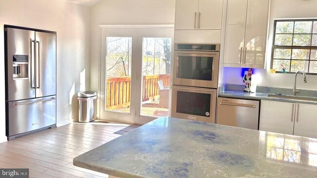 Building Photo - 7011 Fox Chase Rd