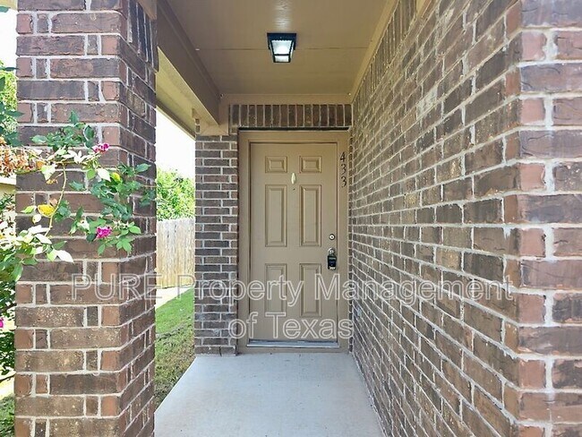 Building Photo - 433 Moulins Ln