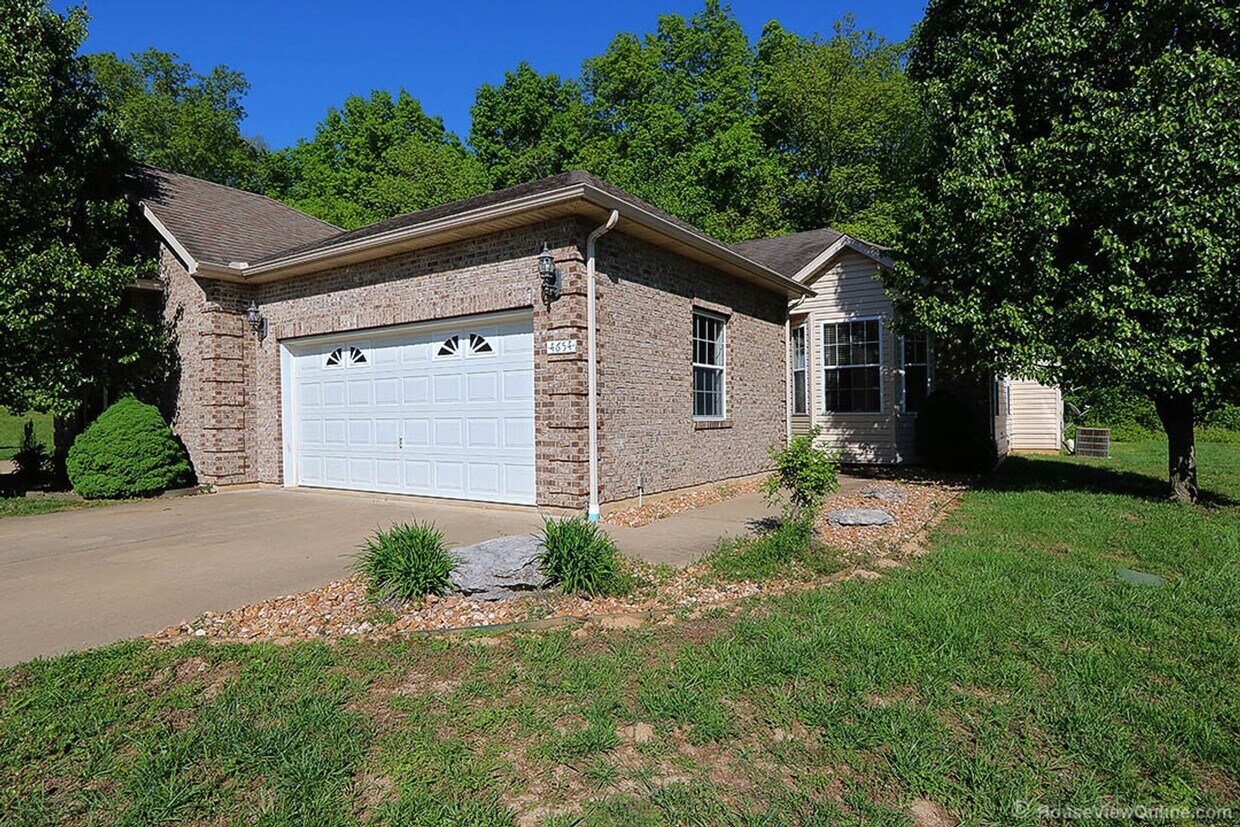 Greenwood Circle 4652/4654 Apartment for Rent in Jackson, MO