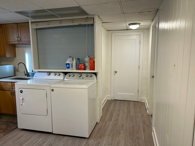 Kitchen/Laundry - 1130 E Garfield Ave