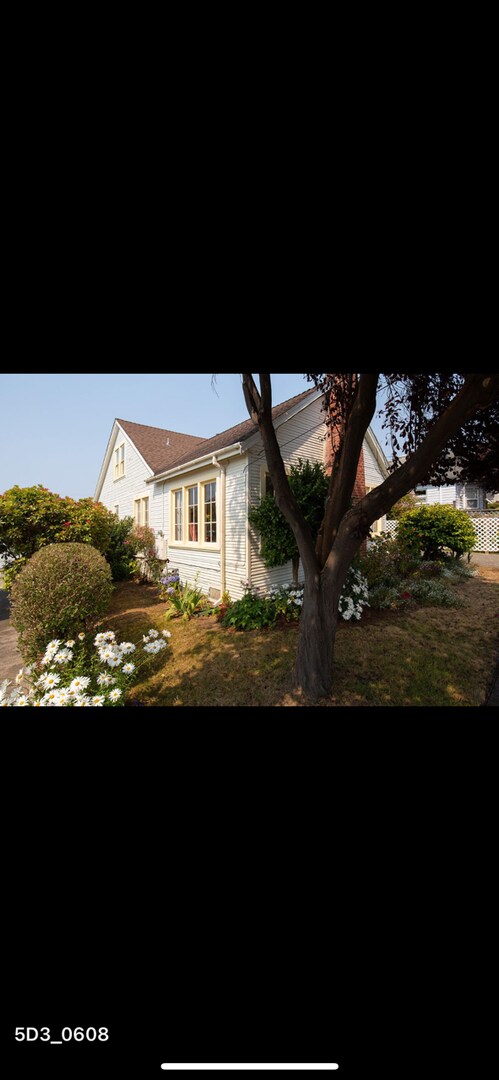 Building Photo - Furnished Eureka 2 bed, 1 bath Craftsman C...