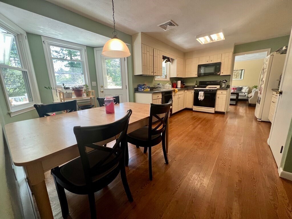 99 Porter St Unit 1, Westwood, MA 02090 Apartments in Westwood, MA