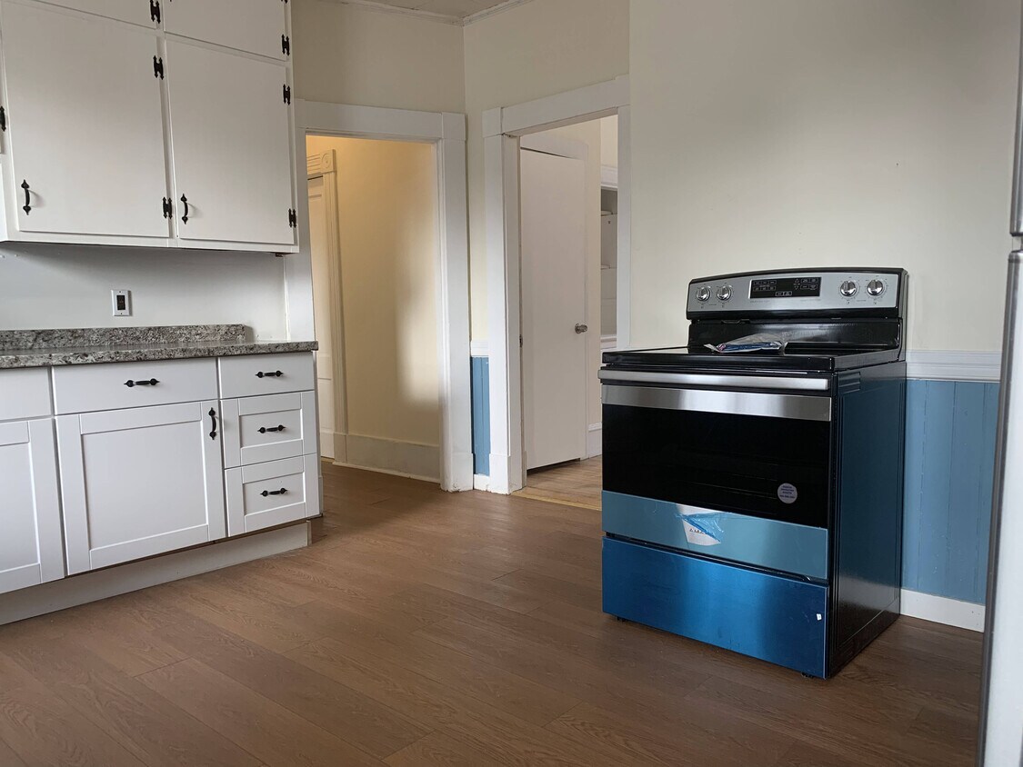 201 Roxbury St Unit 1, Keene, NH 03431 201 Roxbury St Keene, NH