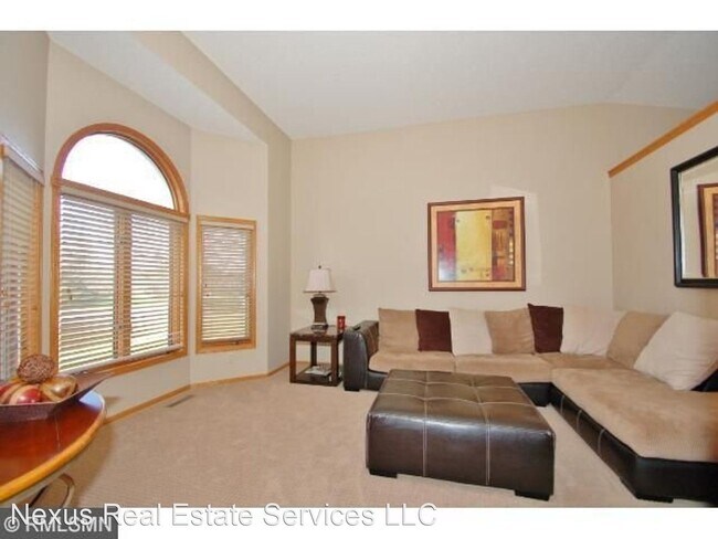 Building Photo - 4 br, 3 bath House - 9132 Barrington Terrace