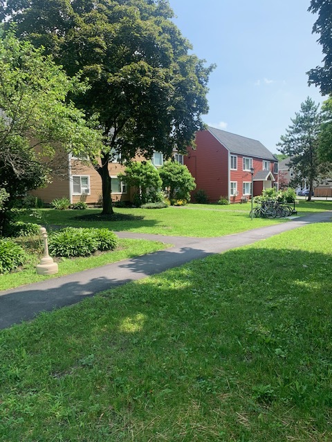 Foto del edificio - Forest Glen Apartments