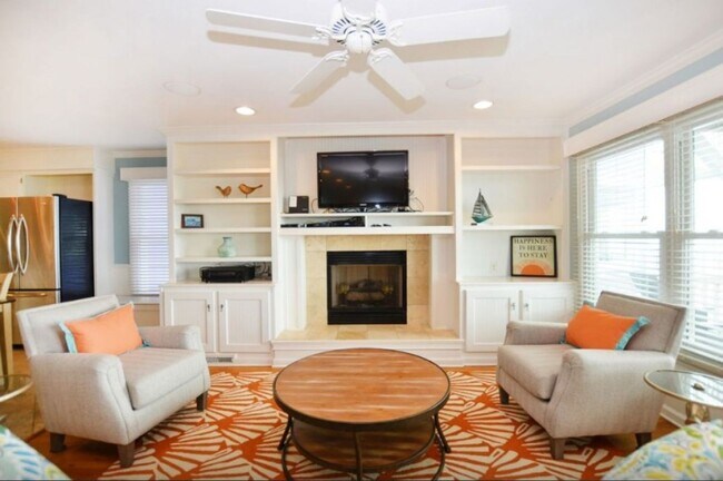 Foto del edificio - ENDLESS ELEGANCE AT THIS OFF-SEASON FURNISHED RENTAL