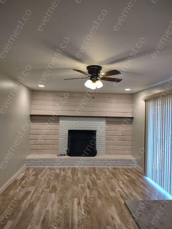 Foto del edificio - 2223 S Leslie Ave
