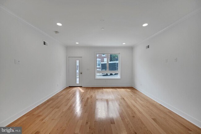 Foto del edificio - 4653 Silverwood St
