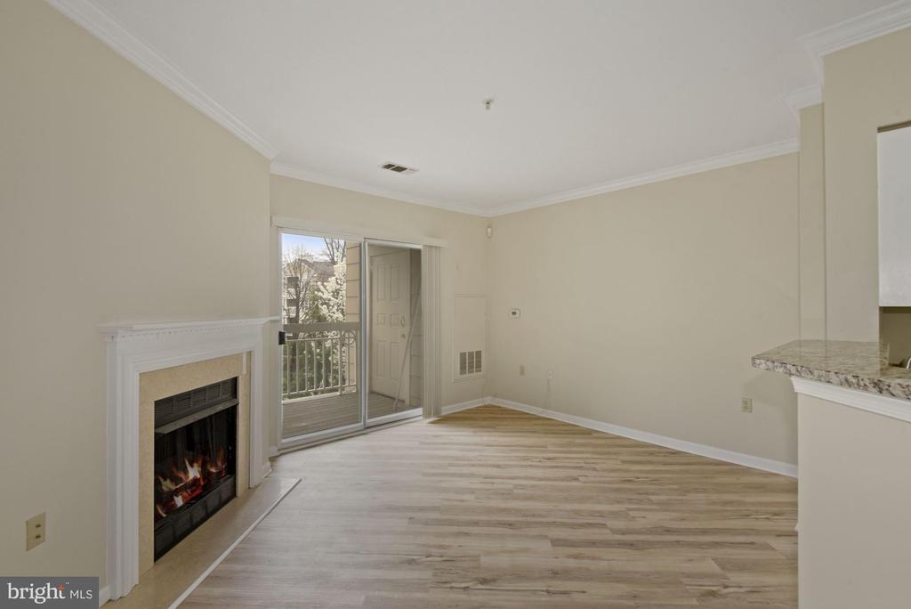 Primary Photo - 12913 Alton Square