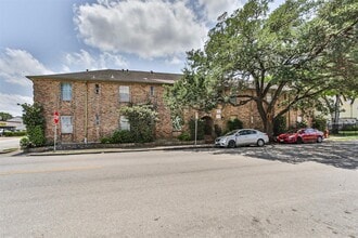 Building Photo - 6401 Skyline Dr