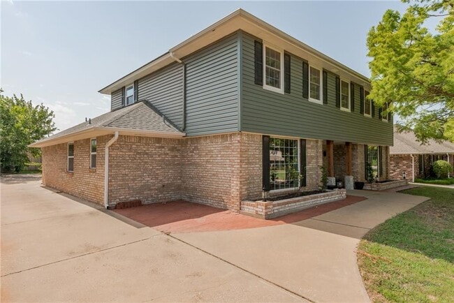 Building Photo - Luxury Living in Quail Creek!!