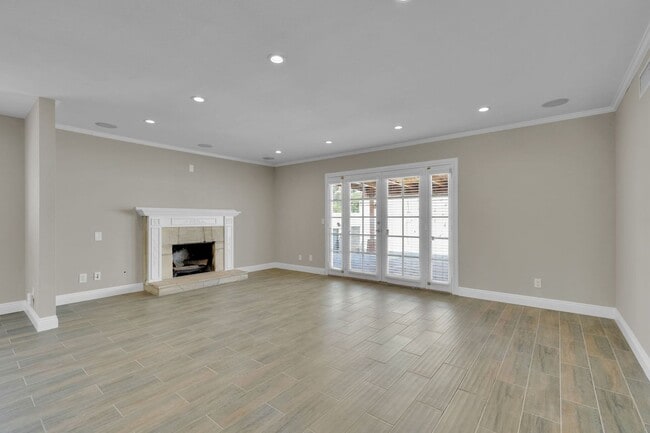 Building Photo - Fully Remodeled 4-Bedroom Single-Story ADU...