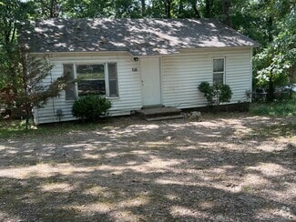 Building Photo - 305 Teehee Dr