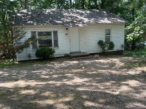 Building Photo - 305 Teehee Dr