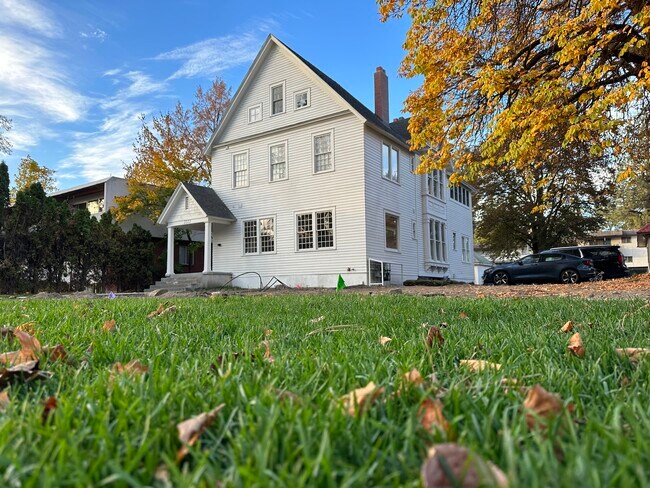 Casa de haya - 2222 W 2nd Ave