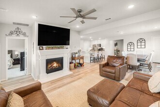 Building Photo - 2513 Malibu Gln Dr