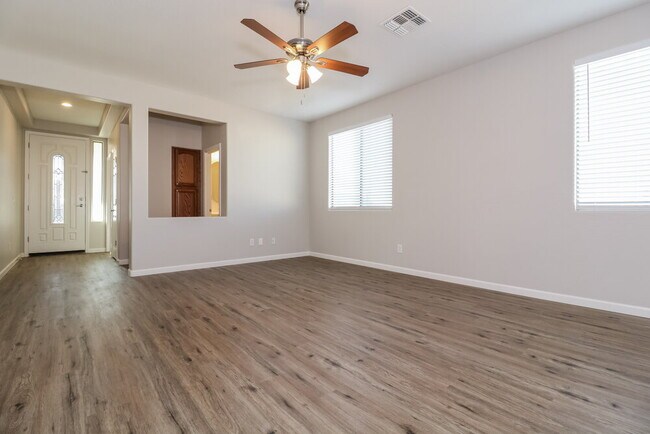 Foto del edificio - 22401 N 102nd Ln