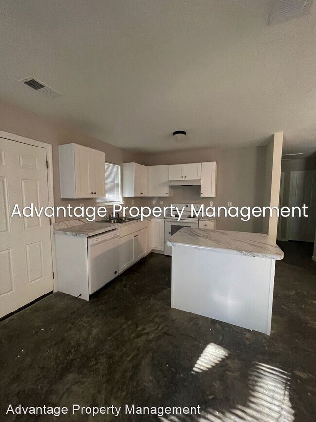 Foto del edificio - 4 br, 2 bath House - 3133 Chandler St.