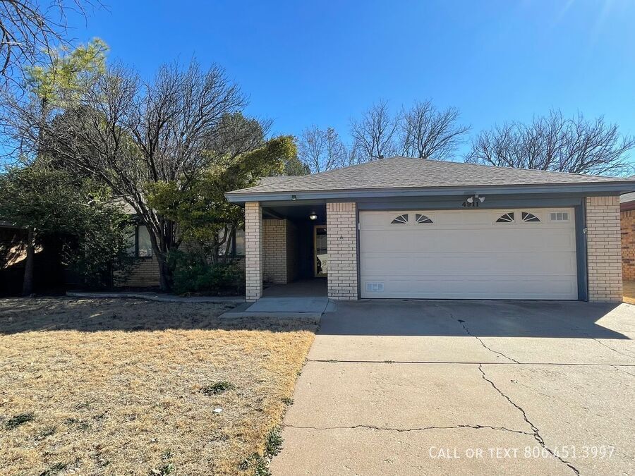 Foto principal - Charming 3 bed, 2 bath close to S Loop and...