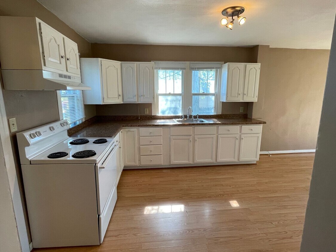 Foto principal - 411 E Denver St