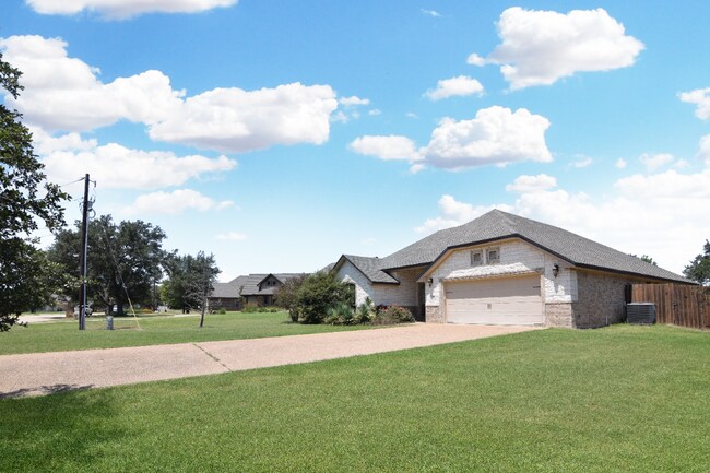 Building Photo - 176 Presa Dr