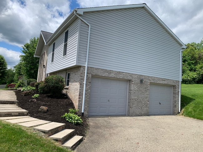Building Photo - 1091 Elicker Rd