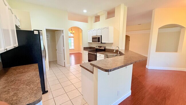 Foto del edificio - 4844 NW North Macedo Blvd
