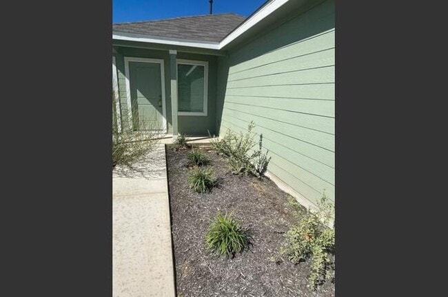 Building Photo - 427 Gabbro Gdns