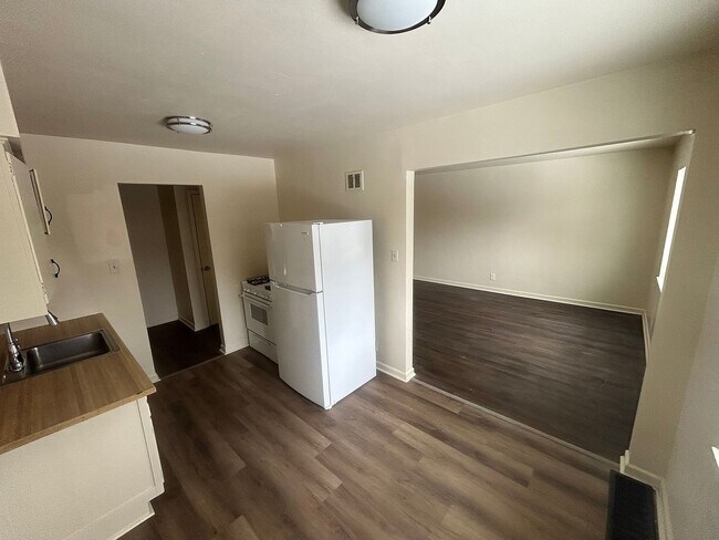 Foto del edificio - 2616 Newport Ave