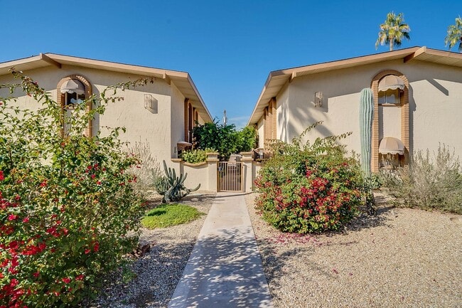 Foto del edificio - Prime Location - 2-bedroom, 1.5-bath townhome in Central Scottsdale!