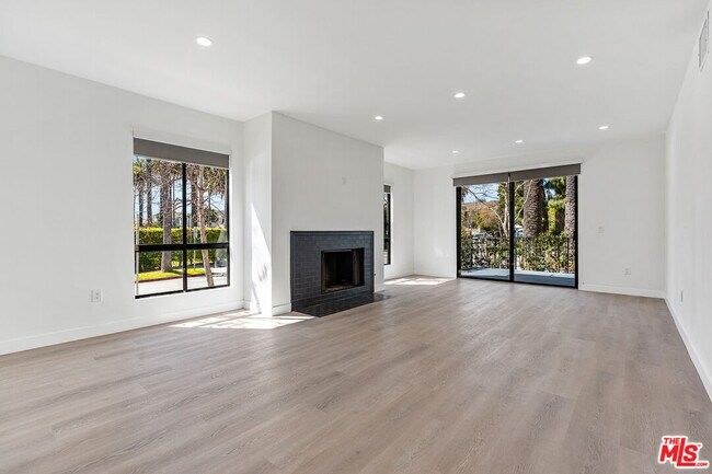 Foto del edificio - 9191 Charleville Blvd