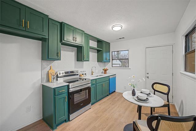 Foto del edificio - 7349 Pensacola Ave