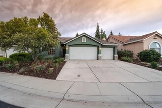 Building Photo - 9024 Pinto Canyon Way