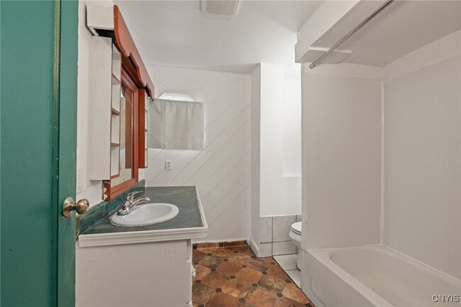 Building Photo - 505 Carbon St