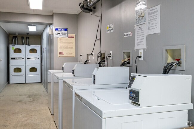 Lavandería comunitaria - Greenfield Manor