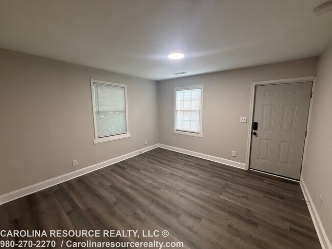 Building Photo - 3005 West Blvd