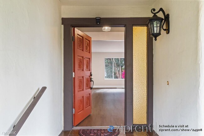 Building Photo - 4 br, 2 bath House - 2810 Fountain Oaks Dr...