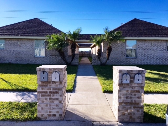 Building Photo - 1302 S Diplomat Dr