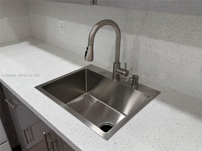 Foto del edificio - 13250 SW 4th Ct