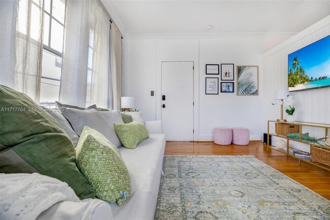 Building Photo - 1611 Michigan Ave